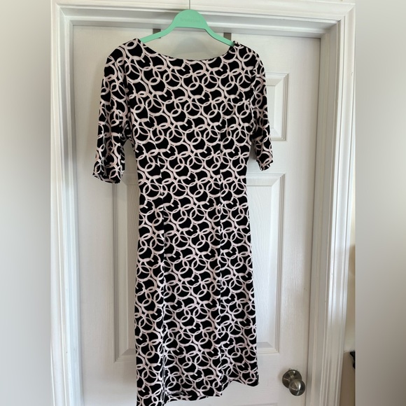 Faux Wrap Dress . 3/4 sleeve . Size 6 - Picture 3 of 3